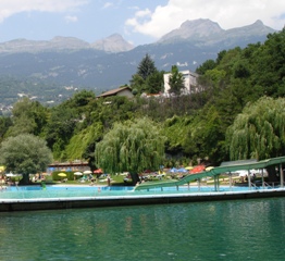 Badeanstalt am Gerondesee in Sierre
