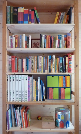 Chalet Franz: B&uuml;cher f&uuml;r Kinder und Jugendliche im Nordostzimmer
