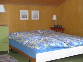 Zwei der vier Betten im S&uuml;dzimmer